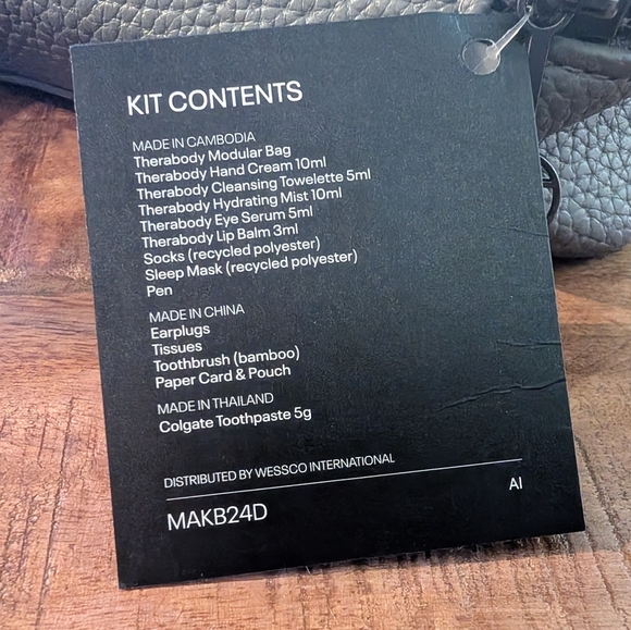 New United Polaris Business Class Therabody Amenity Kit & contents - Picture 7 of 8